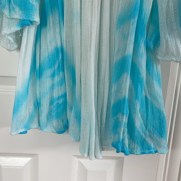 Beach cover up - Picture 4 of 8